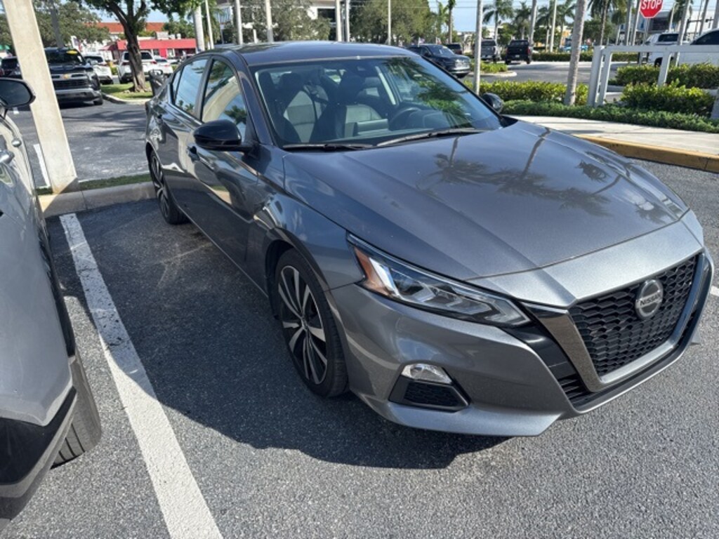 Used 2022 Nissan Altima 2.0 SR Sedan