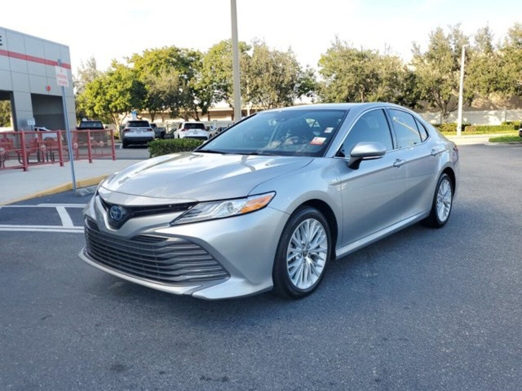 Certified 2020 Toyota Camry Hybrid XLE Sedan