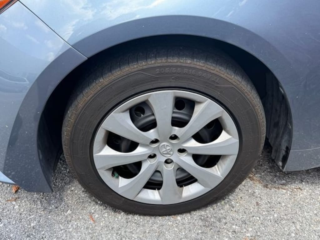 Used 2022 Toyota Corolla LE Sedan