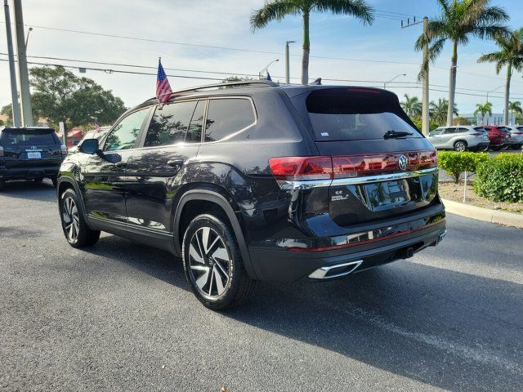 Used 2025 Volkswagen Atlas 2.0T SE w/Technology SUV