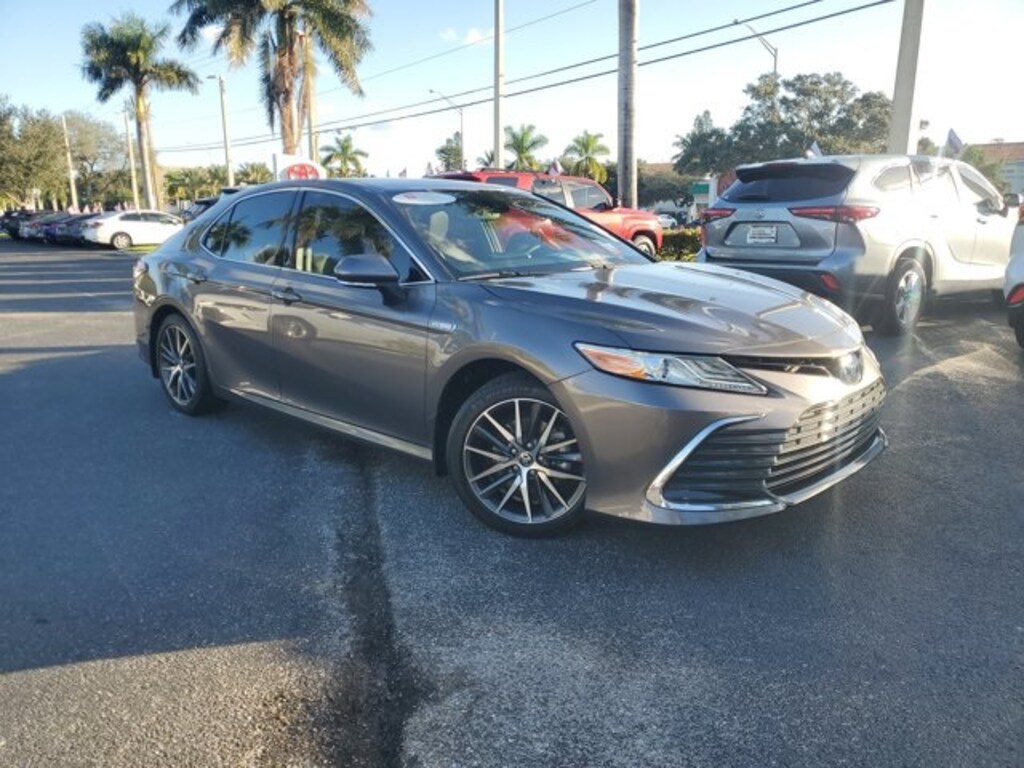Certified 2021 Toyota Camry Hybrid XLE Sedan