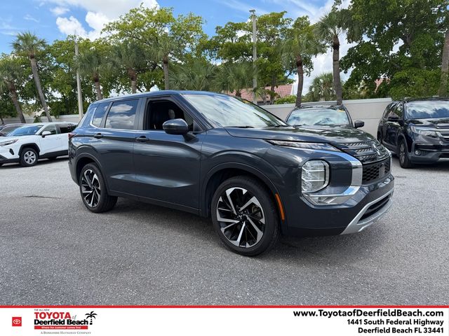 2024 Mitsubishi Outlander SE 2WD's photo