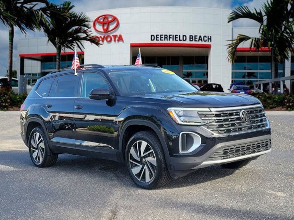 Used 2025 Volkswagen Atlas 2.0T SE w/Technology SUV