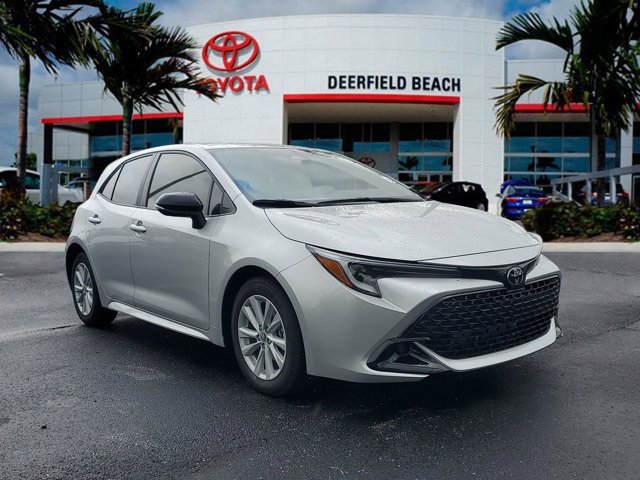 2026 Toyota Corolla Hatchback SE's photo