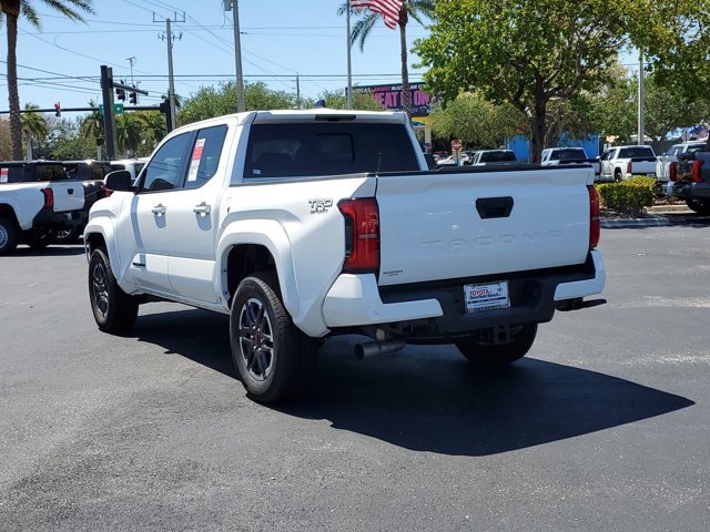 2025 Toyota Tacoma TRD Sport photo 3