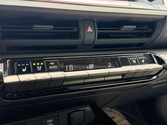 2026 Toyota Prius Limited - Photo 14