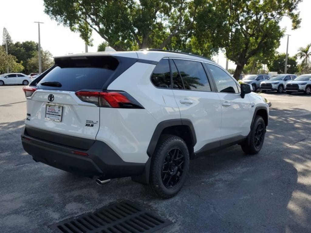 New 2025 Toyota RAV4 XLE SUV