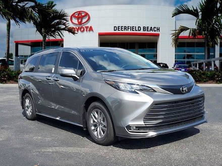 2026 Toyota Sienna XLE 8 Passenger Van Passenger Van