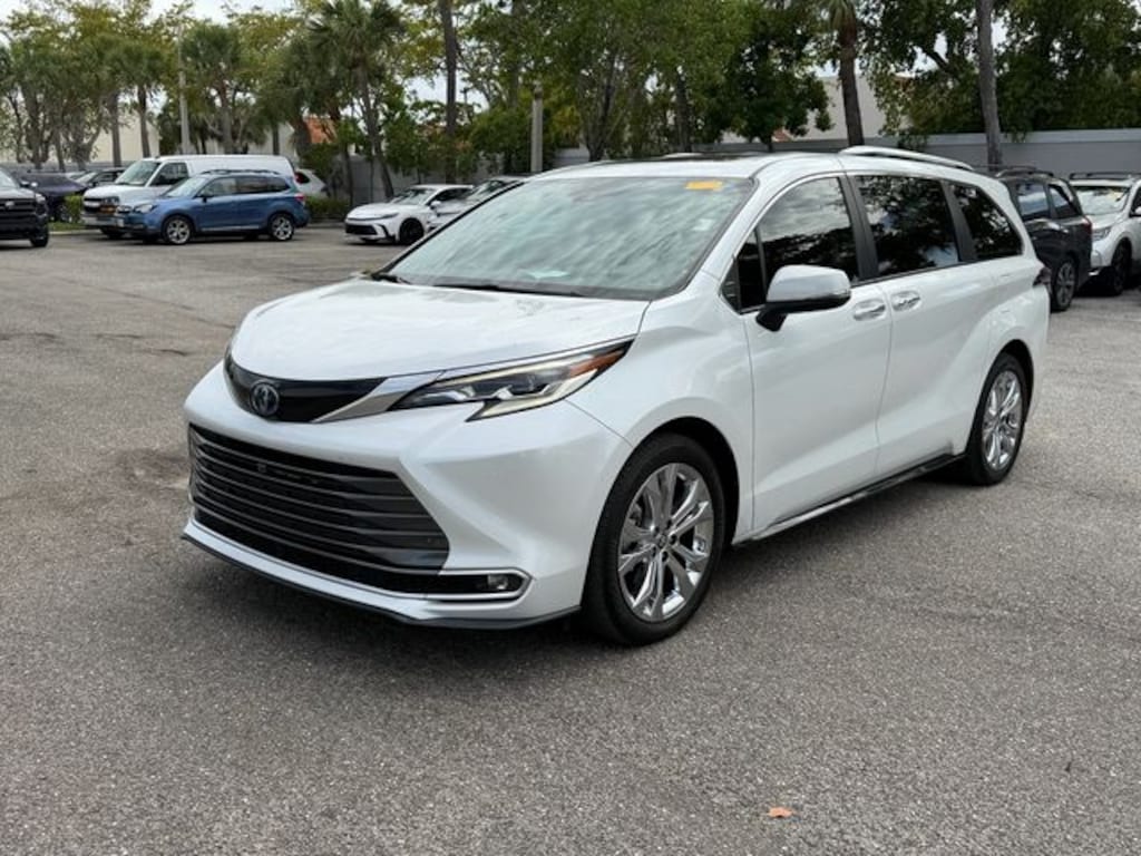 Used 2022 Toyota Sienna Platinum Van Passenger Van