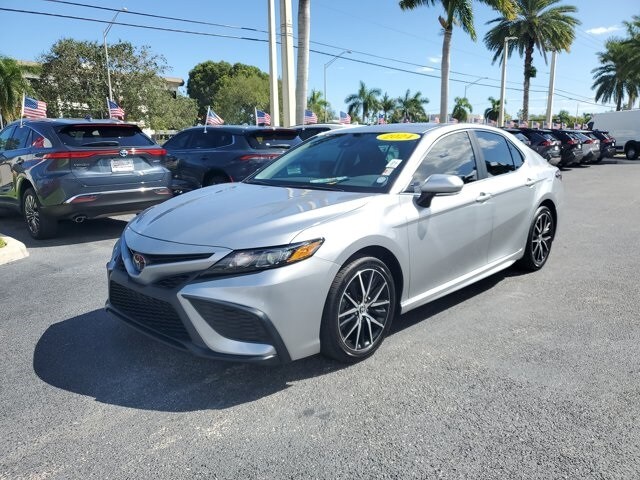 2024 Toyota Camry SE photo 2
