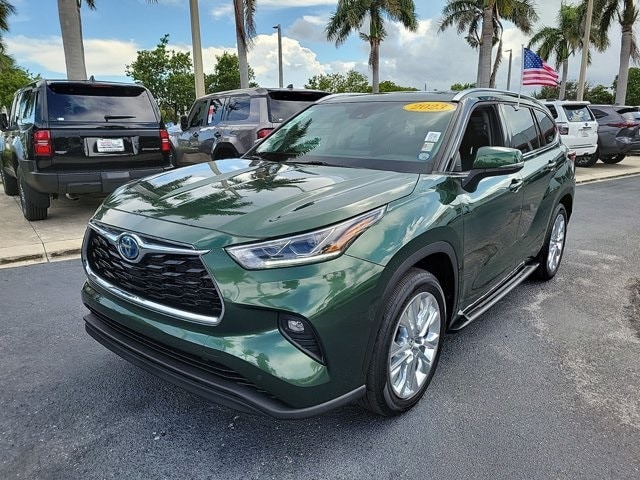 Used 2023 Toyota Highlander Limited with VIN 5TDYARAH4PS521559 for sale in Deerfield Beach, FL