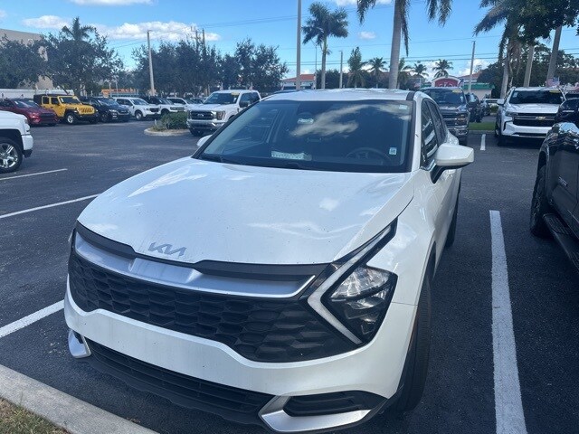 2023 Kia Sportage LX photo 2