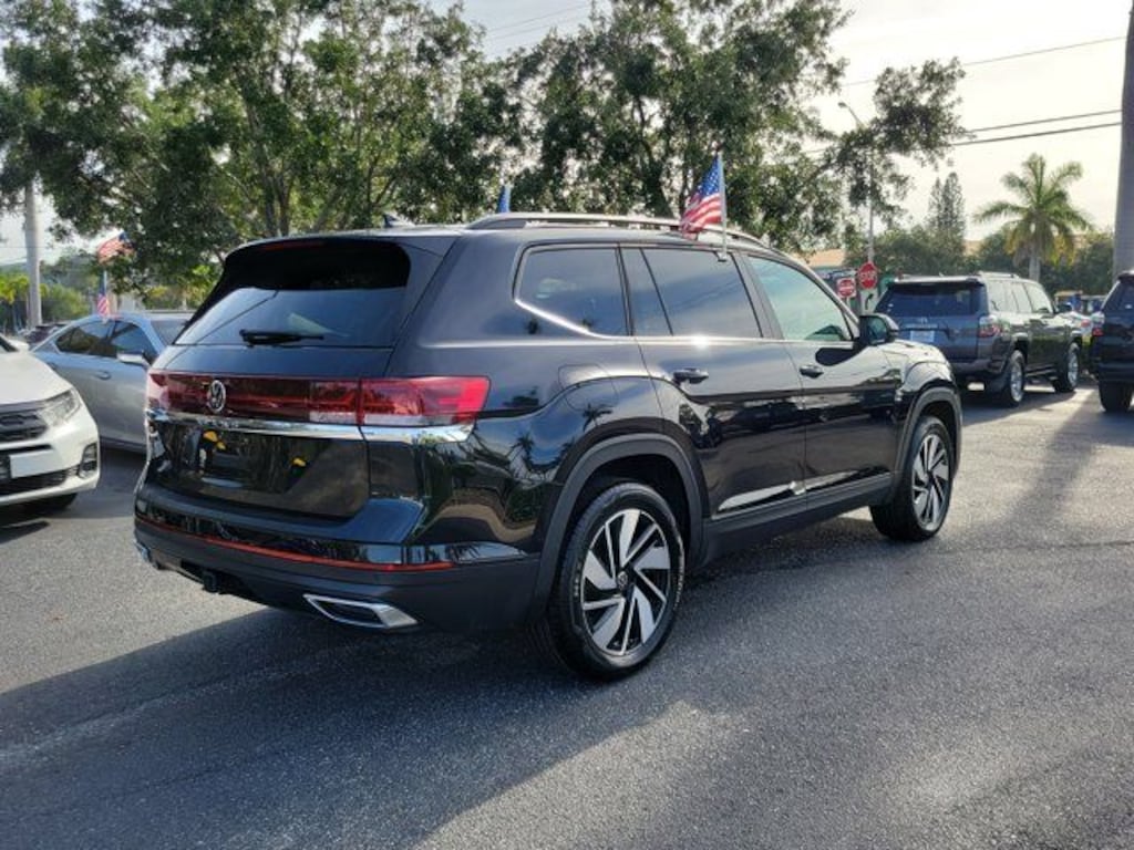 Used 2025 Volkswagen Atlas 2.0T SE w/Technology SUV