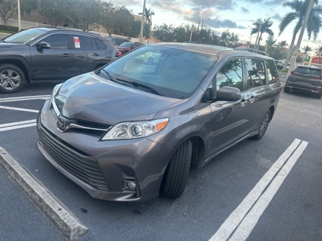 Used 2020 Toyota Sienna XLE Van