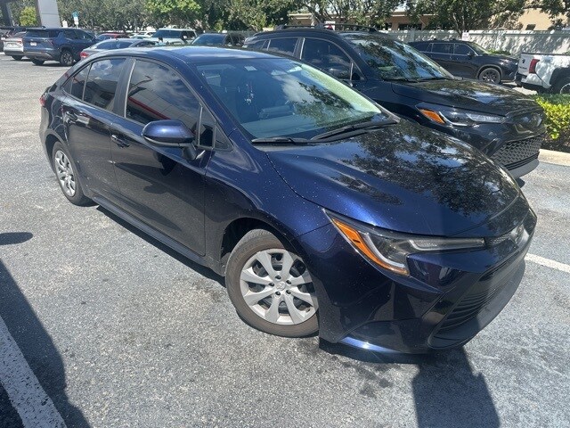 2023 Toyota Corolla LE photo 2
