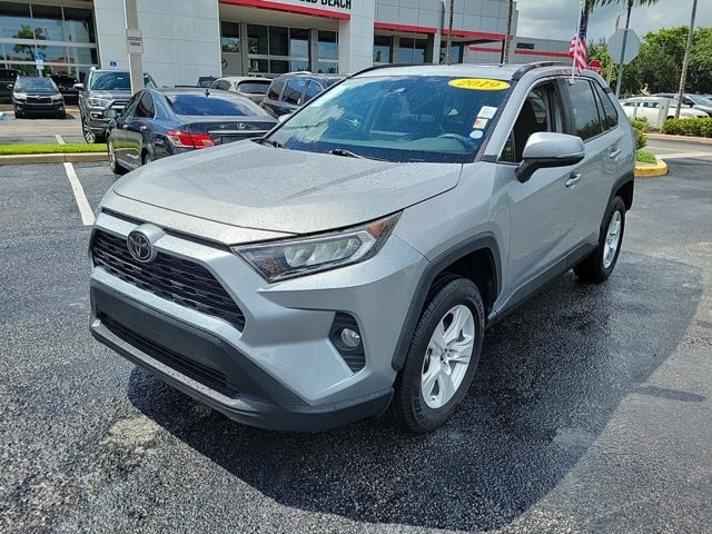 Used 2019 Toyota RAV4 XLE with VIN 2T3W1RFV6KW050267 for sale in Deerfield Beach, FL