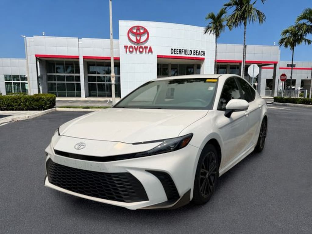 Used 2025 Toyota Camry SE Sedan