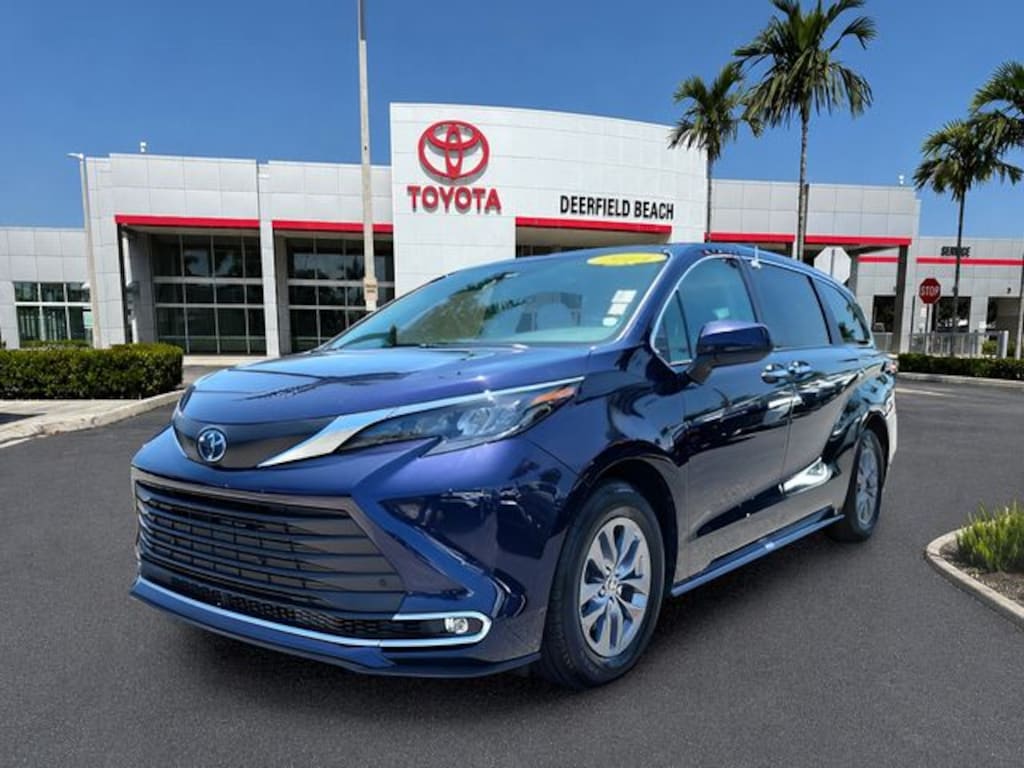 Used 2024 Toyota Sienna XLE Van Passenger Van