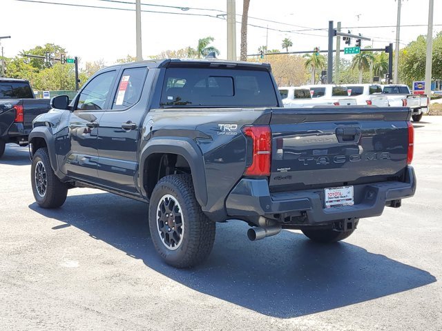 2025 Toyota Tacoma TRD photo 3