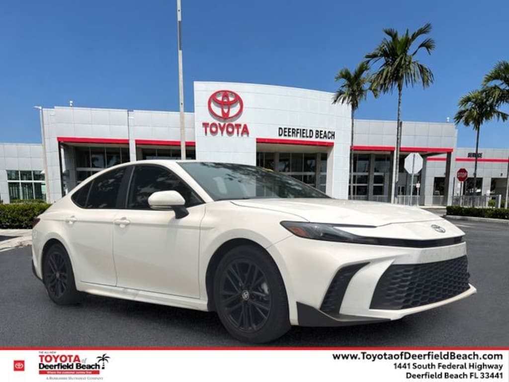 Used 2025 Toyota Camry SE Sedan