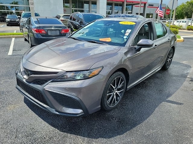 Used 2021 Toyota Camry SE with VIN 4T1G11AK6MU580947 for sale in Deerfield Beach, FL