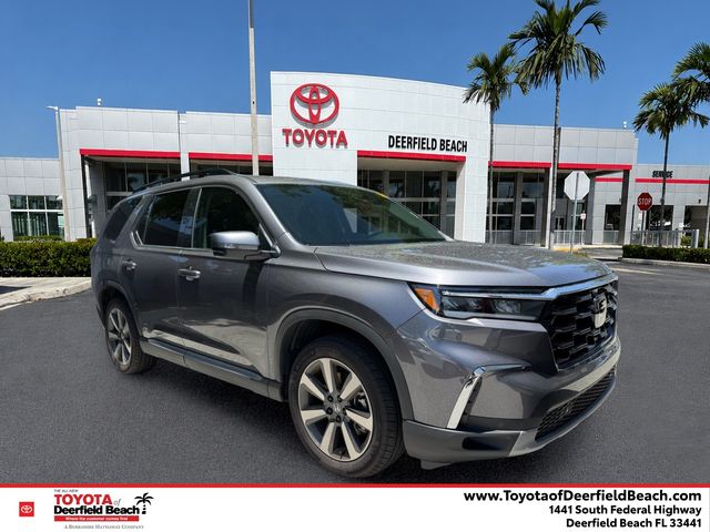 2025 Honda Pilot Touring 2WD's photo
