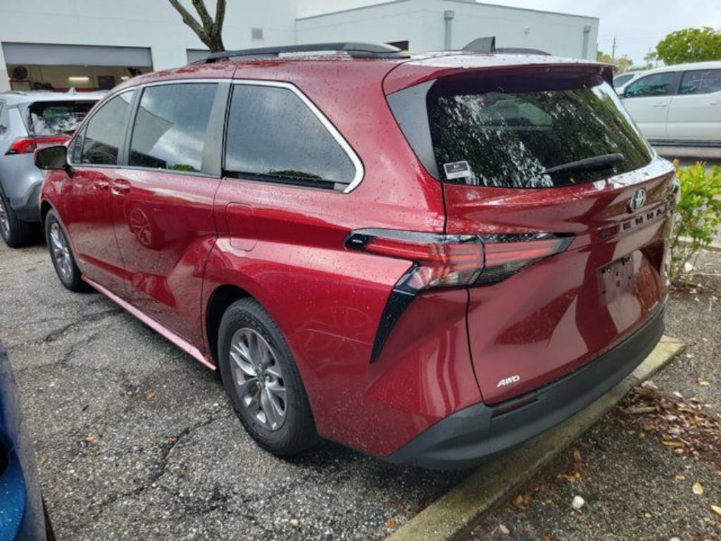 Used 2021 Toyota Sienna LE Van