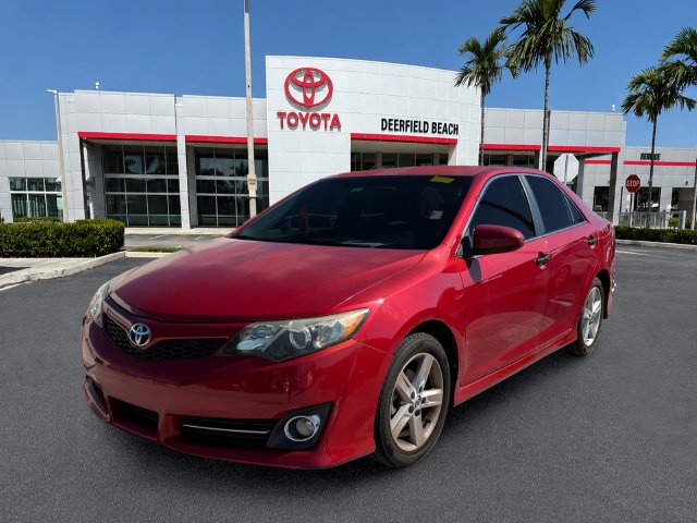 Used 2013 Toyota Camry SE Sedan