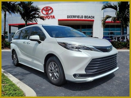 2026 Toyota Sienna XLE 8 Passenger Van Passenger Van