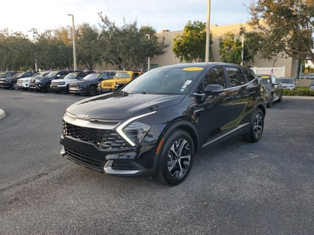 2025 Kia Sportage EX photo 2