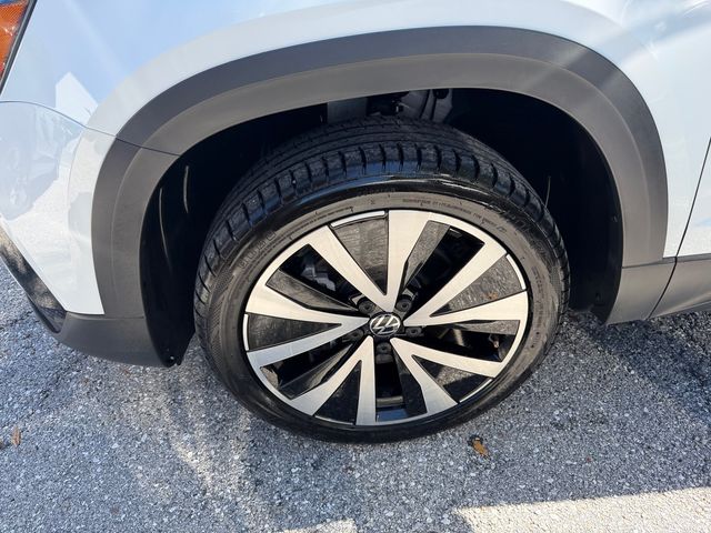 Used 2024 Volkswagen Taos SE with VIN 3VVSX7B20RM116273 for sale in Deerfield Beach, FL