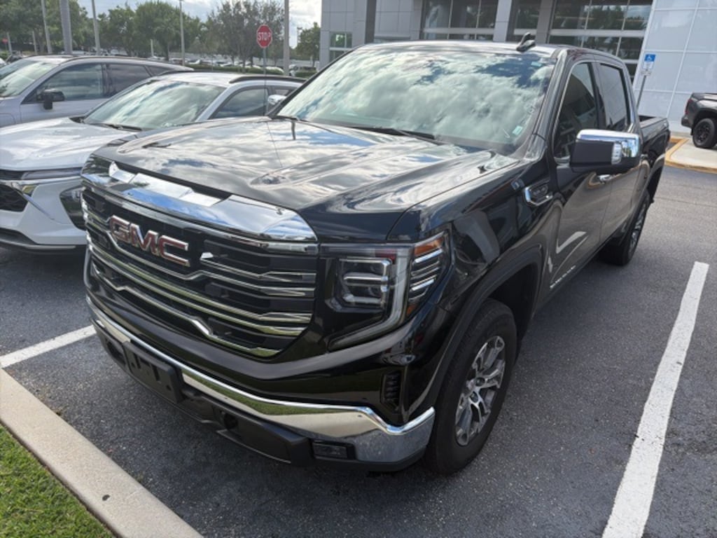 Used 2025 GMC Sierra 1500 SLT Truck Crew Cab