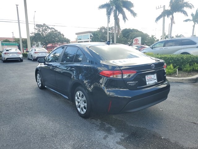 2024 Toyota Corolla LE photo 2