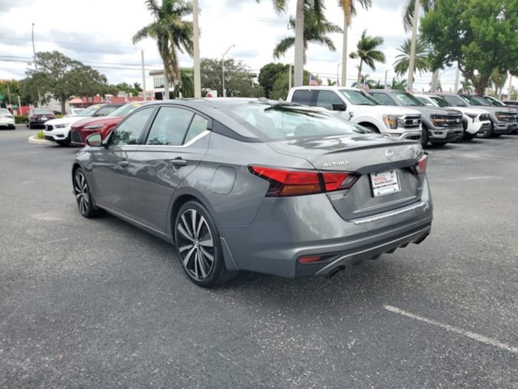 Used 2022 Nissan Altima 2.0 SR Sedan