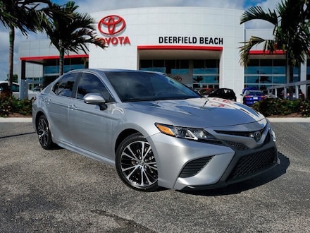 2018 Toyota Camry SE Sedan