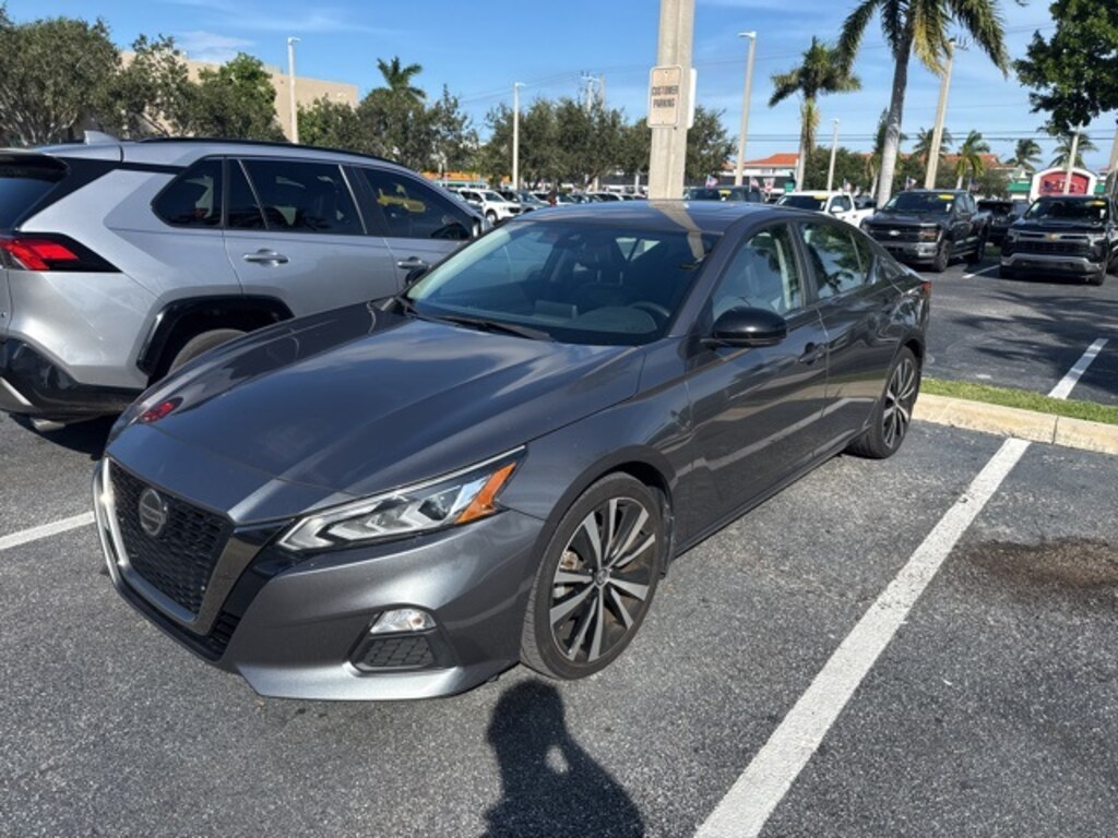 Used 2022 Nissan Altima 2.0 SR Sedan