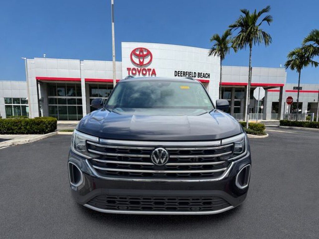 Used 2025 Volkswagen Atlas 2.0T SE w/Technology SUV