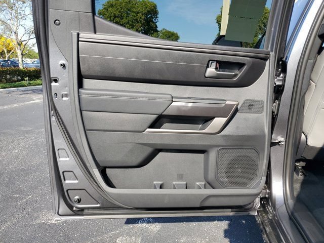 2026 Toyota Tundra SR5 - Photo 9