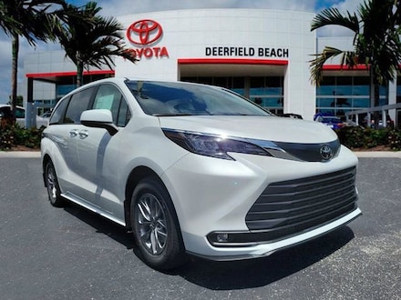 2026 Toyota Sienna XLE 8 Passenger Van Passenger Van