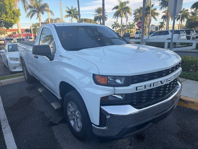 2021 Chevrolet Silverado 1500 photo 2