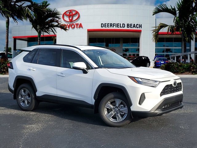 2025 Toyota RAV4 XLE's photo