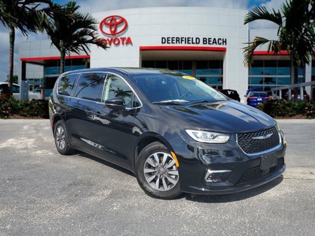 Used 2024 Chrysler Pacifica Hybrid Select Van Passenger Van