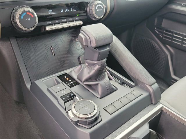 2026 Toyota Tacoma SR5 - Photo 28