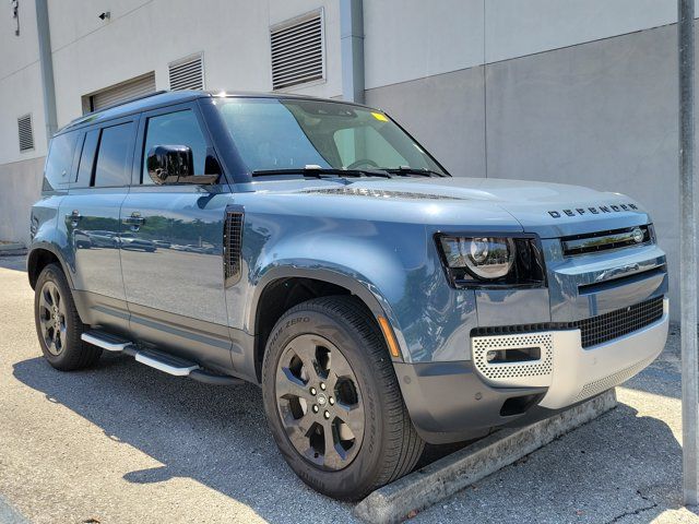 2023 Land Rover Defender SE