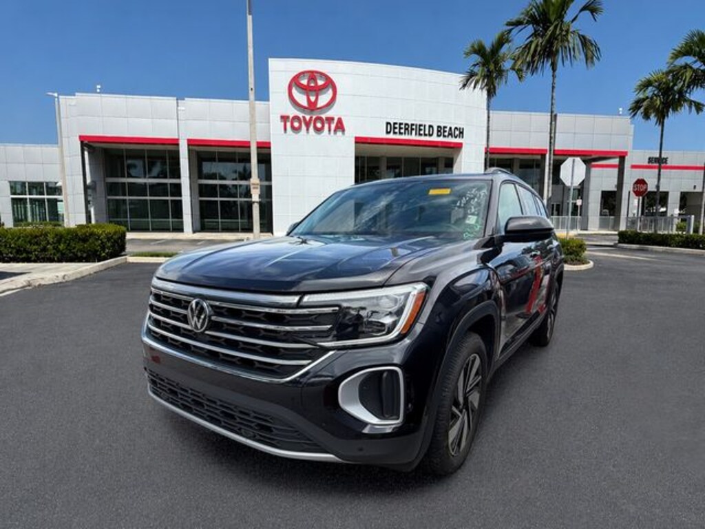 Used 2025 Volkswagen Atlas 2.0T SE w/Technology SUV