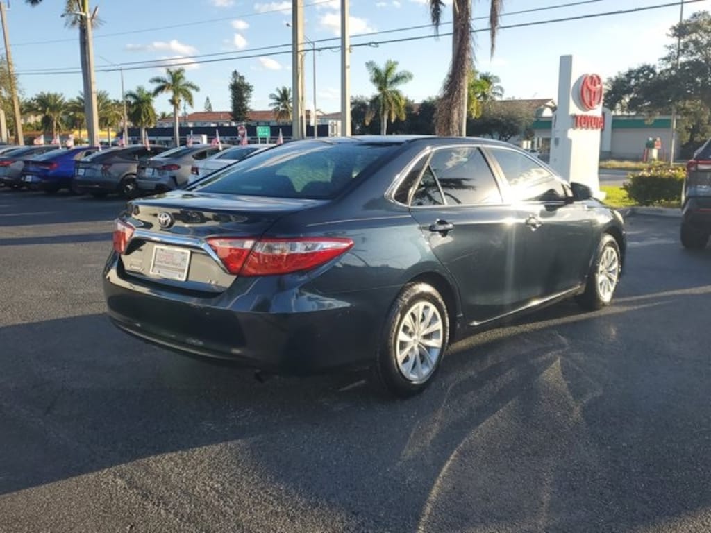 Used 2017 Toyota Camry LE Sedan