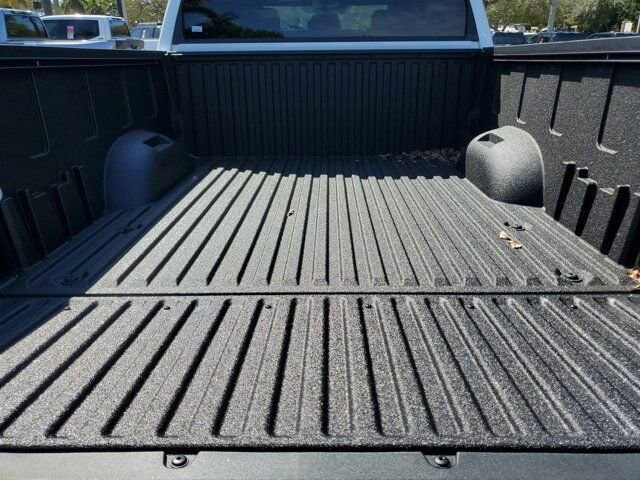 2026 Toyota Tundra SR5 - Photo 6