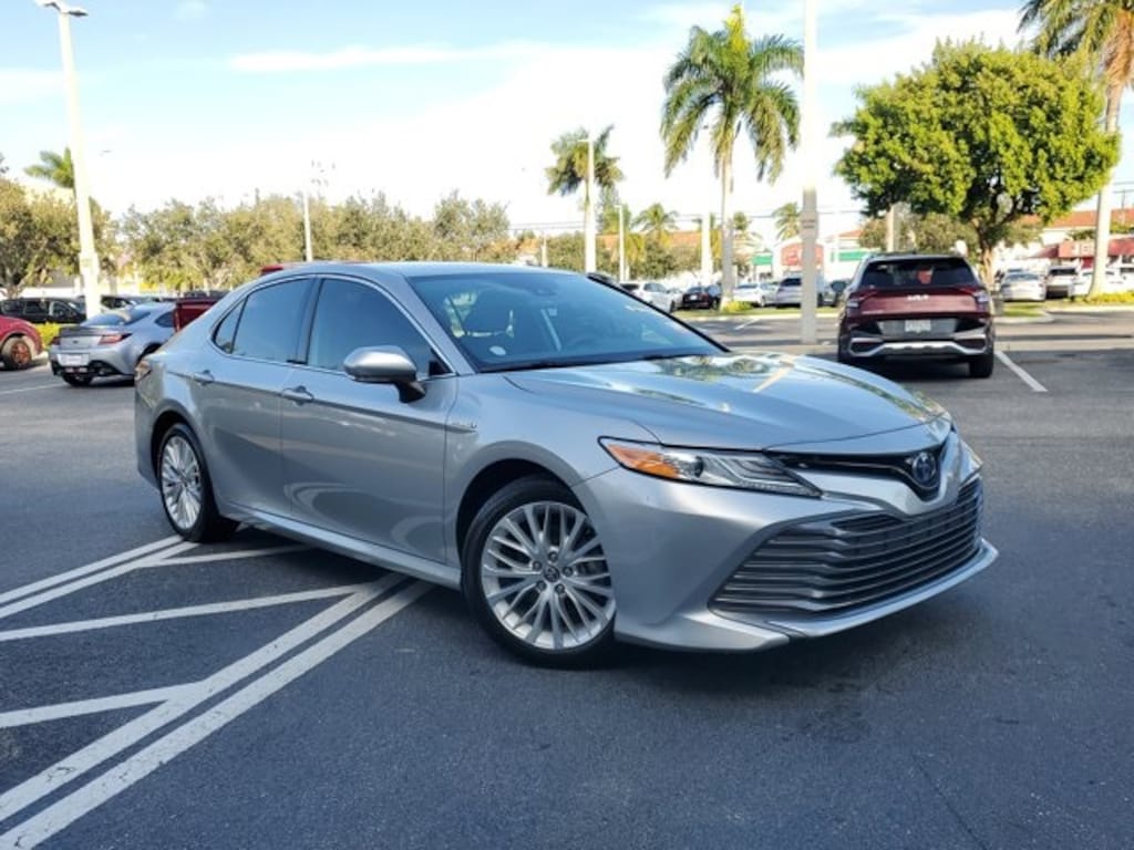 Certified 2020 Toyota Camry Hybrid XLE Sedan