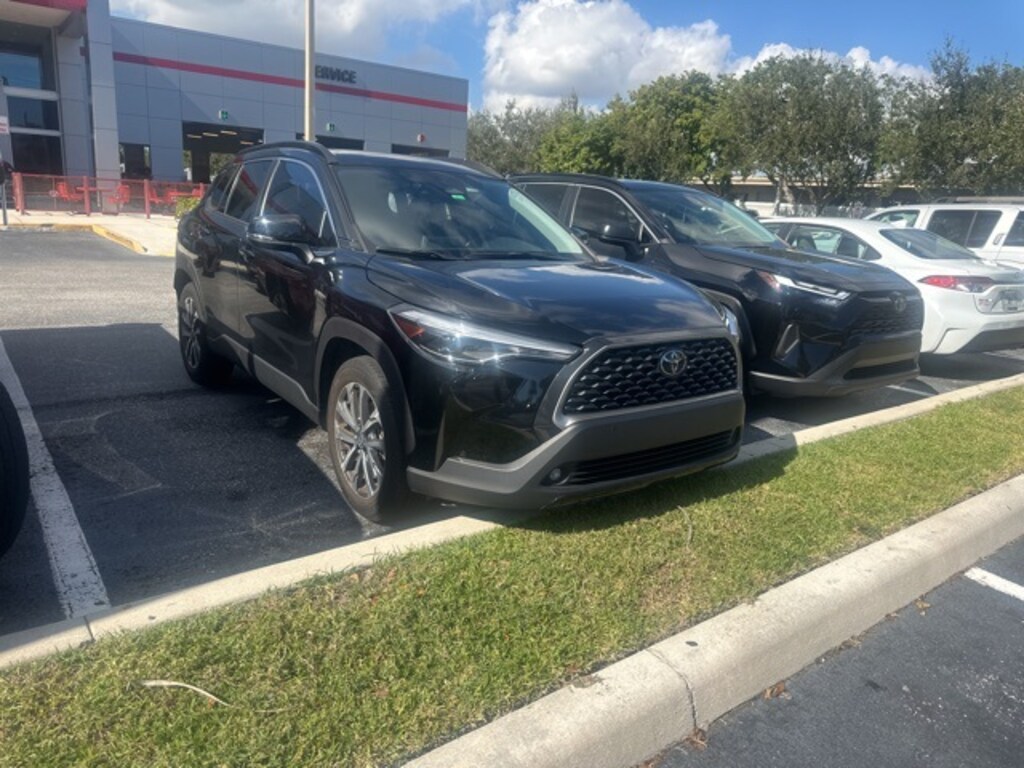 Used 2023 Toyota Corolla Cross XLE SUV