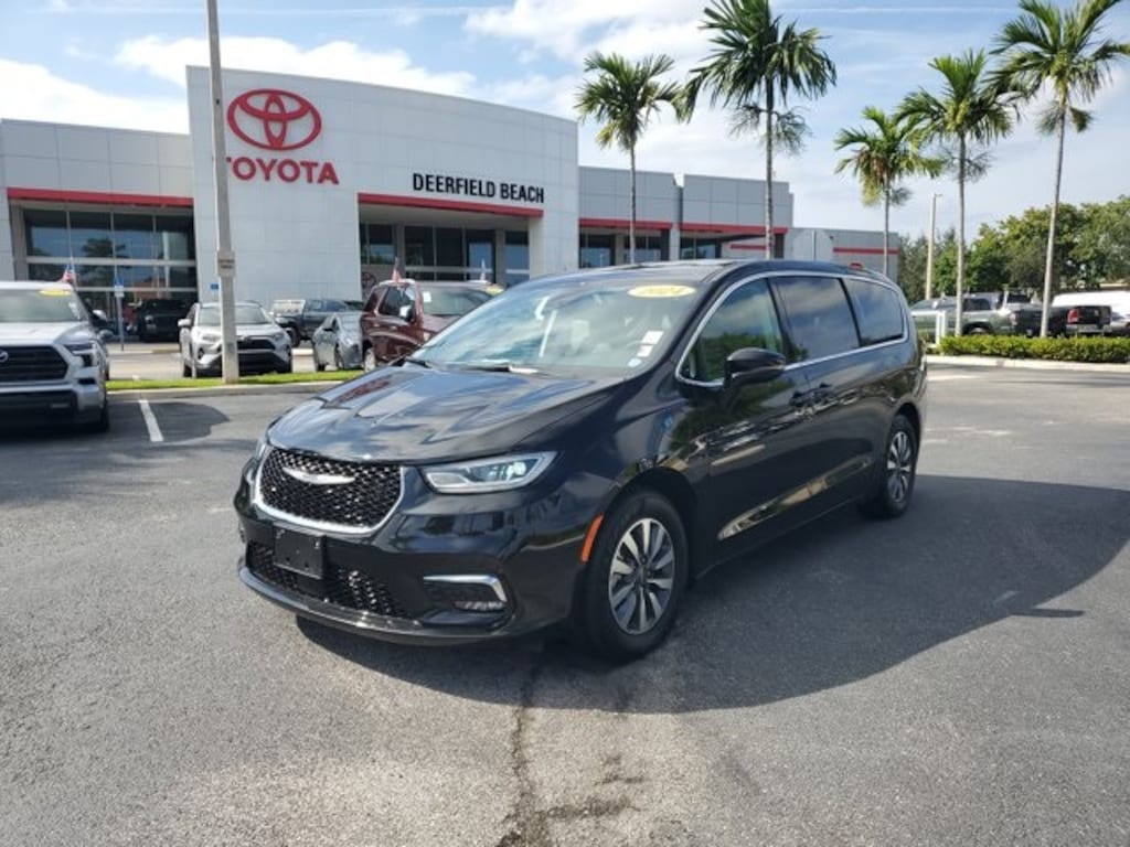 Used 2024 Chrysler Pacifica Hybrid Select Van Passenger Van